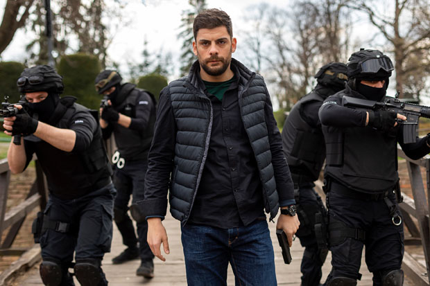 РАЗБИЈАЊЕ МИТА О ШПИЈУНИМА: Да ли је тајни свет српских служби као у серији Државни службеник?